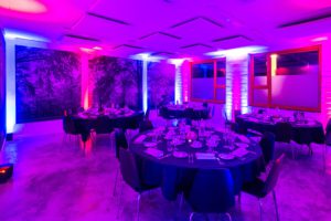 Dineren met mooie belichting in de White Room
